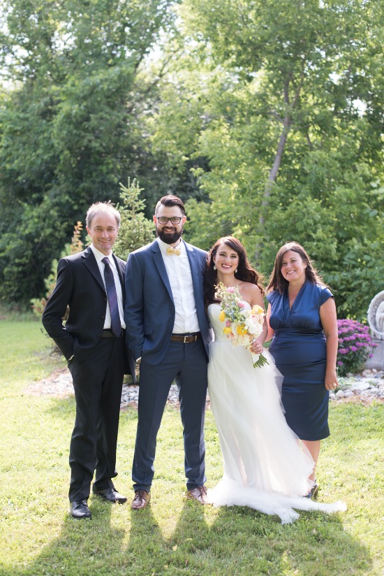 sweet-vintage-yellow-wedding