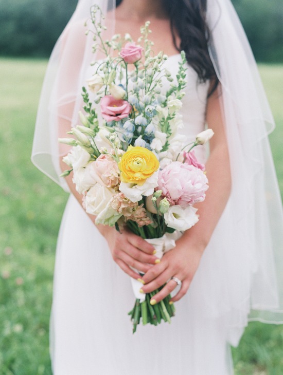 sweet-vintage-yellow-wedding