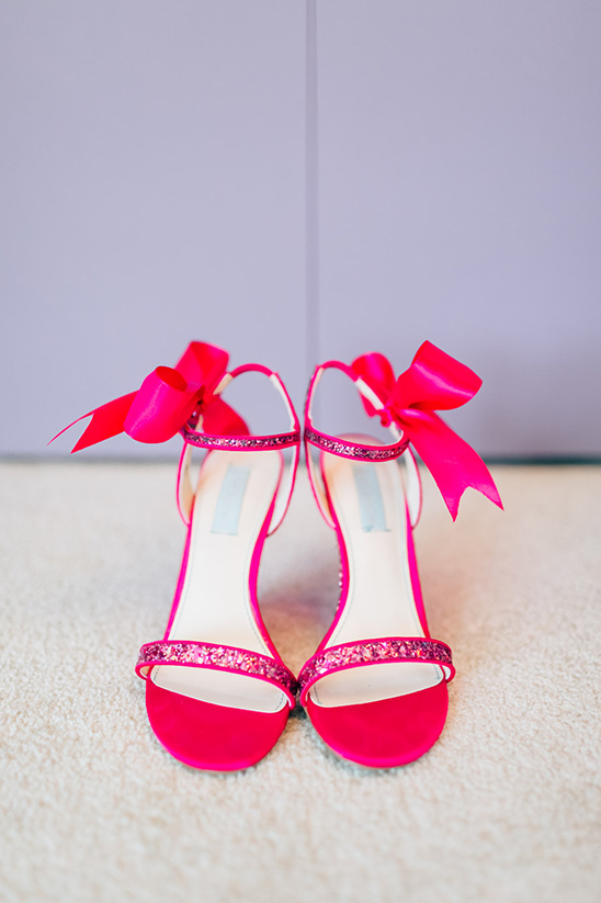 hot pink Betsy Johnson wedding shoes @weddingchicks