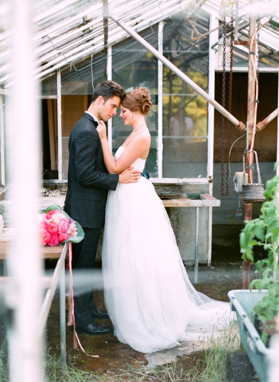 alice-in-wonderland-garden-elopement