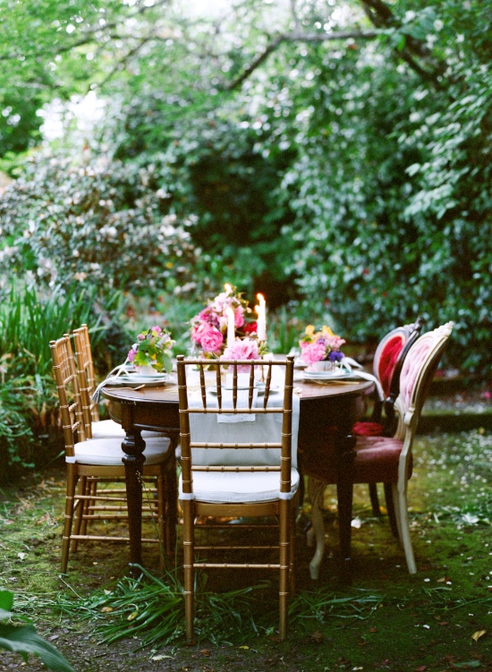 alice-in-wonderland-garden-elopement