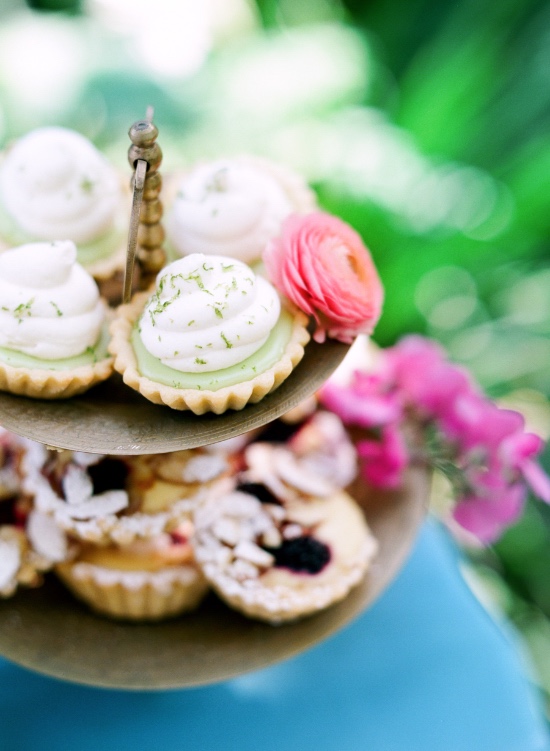 alice-in-wonderland-garden-elopement