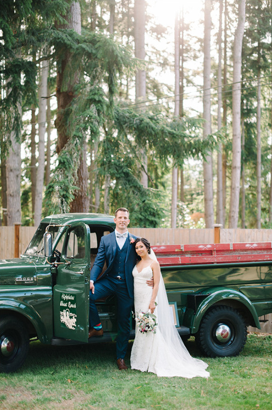 green vintage getaway truck @weddingchicks