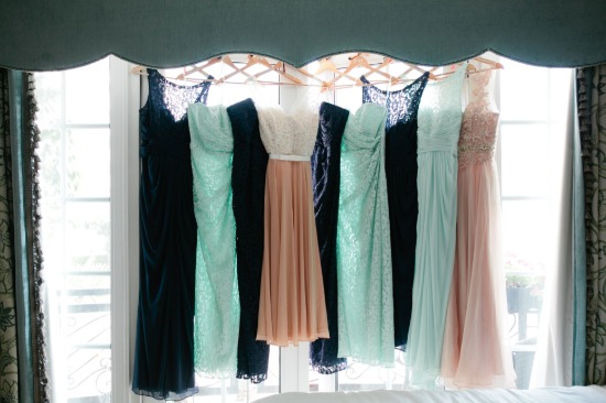 chic-navy-gold-and-peach-wedding