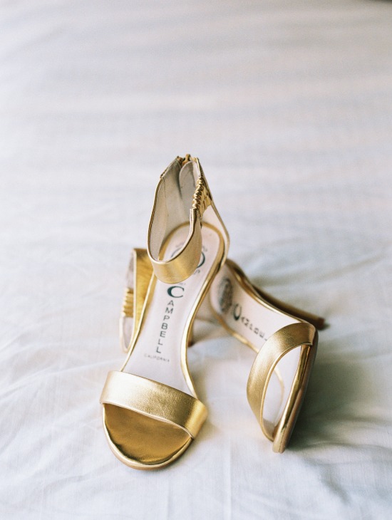 chic-navy-gold-and-peach-wedding