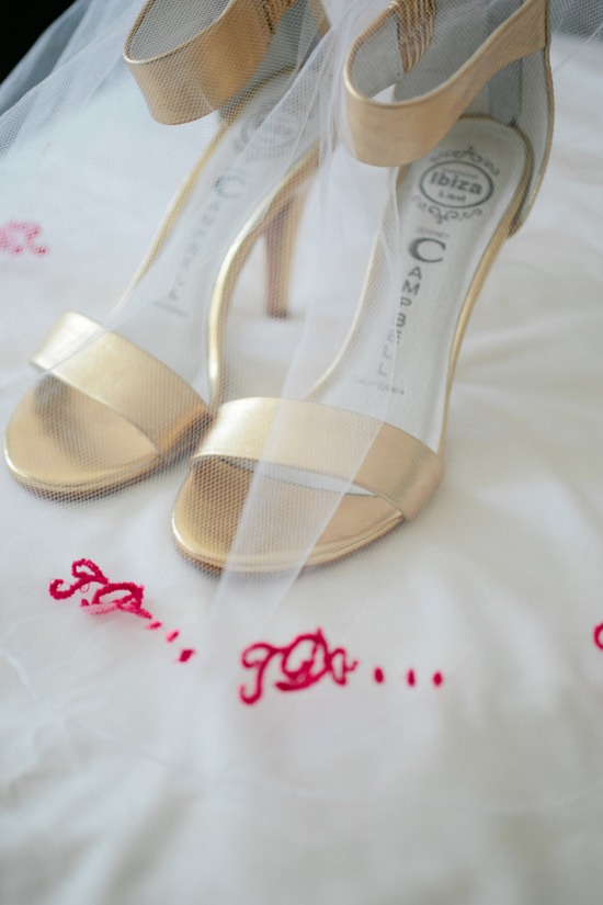 chic-navy-gold-and-peach-wedding