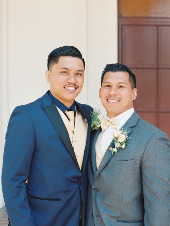 chic-navy-gold-and-peach-wedding