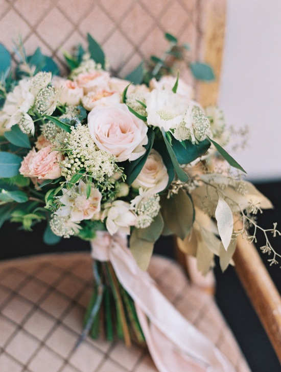 chic-navy-gold-and-peach-wedding