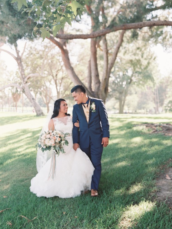 chic-navy-gold-and-peach-wedding