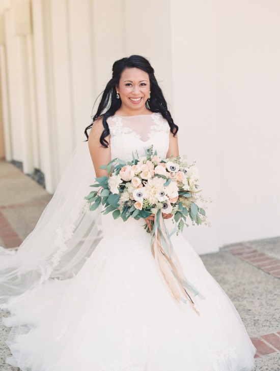 chic-navy-gold-and-peach-wedding