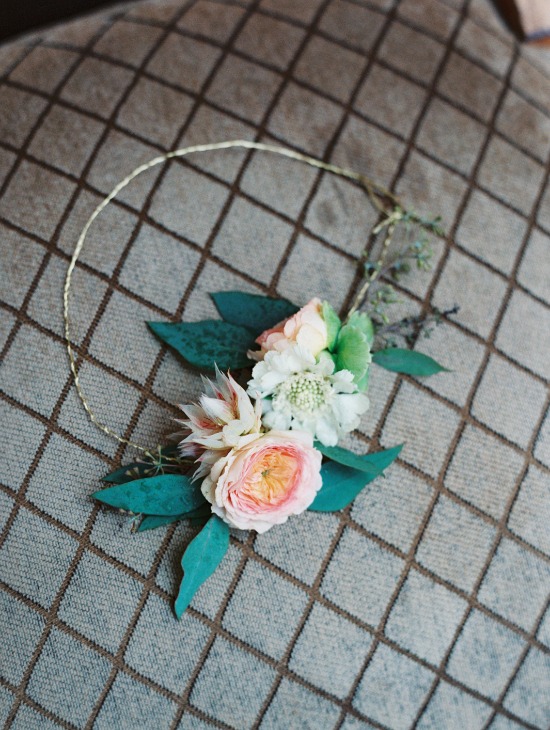 chic-navy-gold-and-peach-wedding
