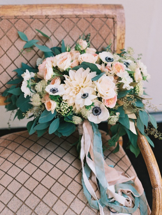 chic-navy-gold-and-peach-wedding