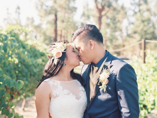 chic-navy-gold-and-peach-wedding