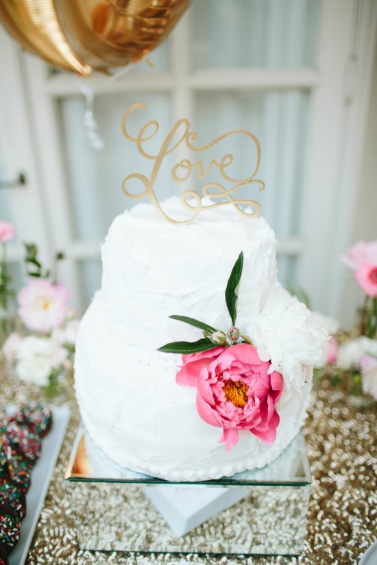 chic-vintage-gold-and-pink-wedding