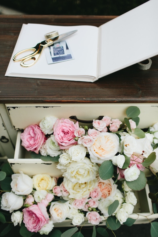 chic-vintage-gold-and-pink-wedding