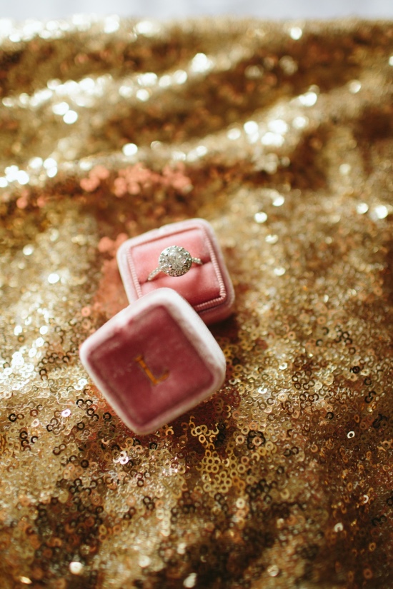 chic-vintage-gold-and-pink-wedding