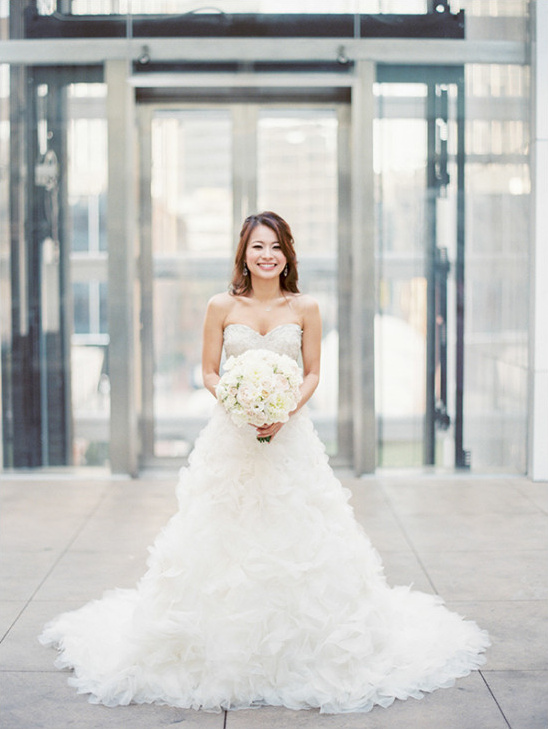 gorgeous white wedding dress @weddingchicks