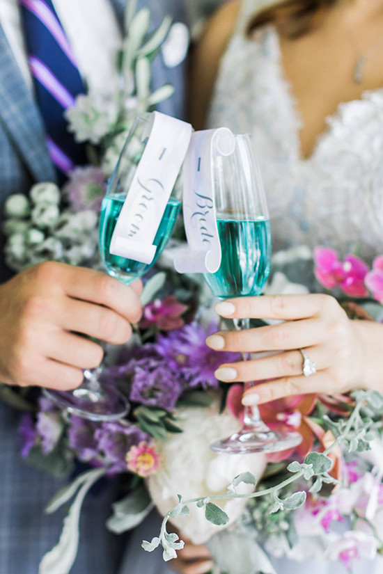 Blanc de Bleu - sparkling blue wine @weddingchicks