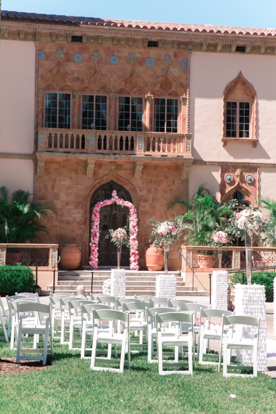 fairytale-pink-and-gold-wedding