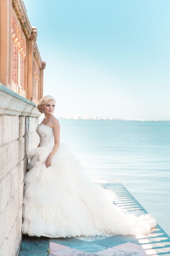 fairytale-pink-and-gold-wedding