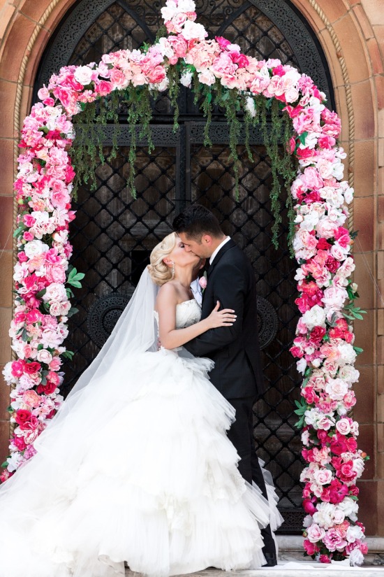 fairytale-pink-and-gold-wedding