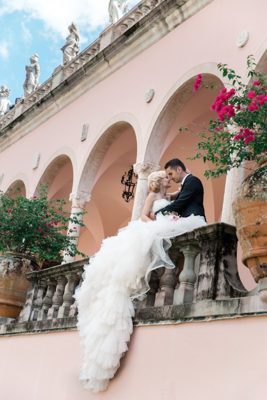 fairytale-pink-and-gold-wedding