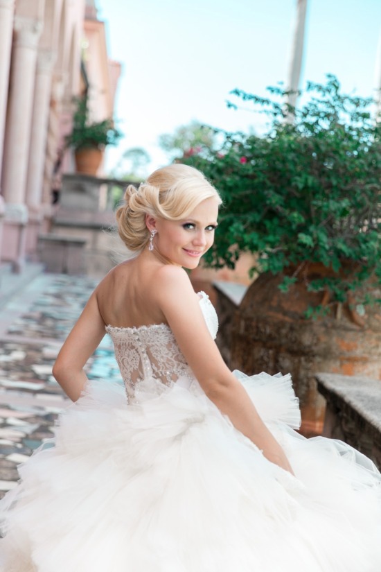 fairytale-pink-and-gold-wedding
