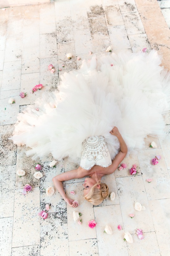 fairytale-pink-and-gold-wedding