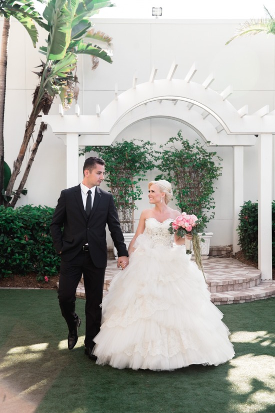 fairytale-pink-and-gold-wedding
