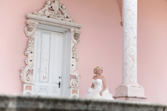 fairytale-pink-and-gold-wedding