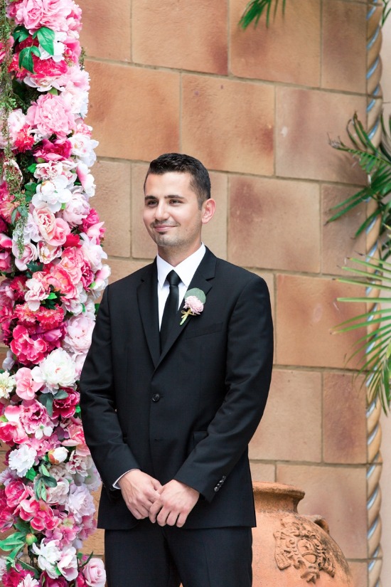 fairytale-pink-and-gold-wedding