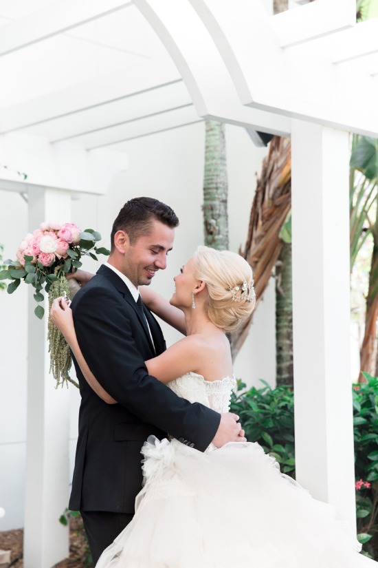 fairytale-pink-and-gold-wedding