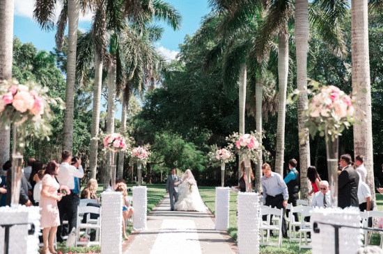 fairytale-pink-and-gold-wedding