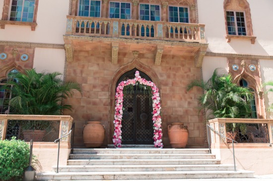 fairytale-pink-and-gold-wedding