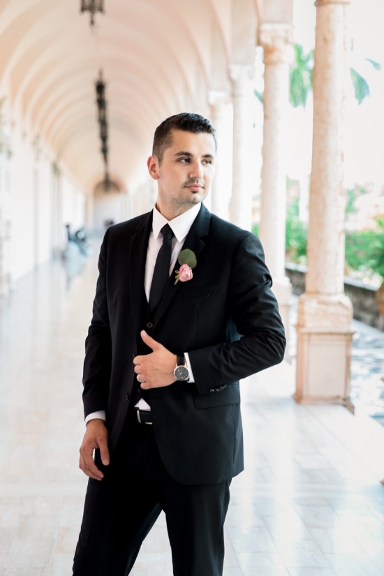 fairytale-pink-and-gold-wedding