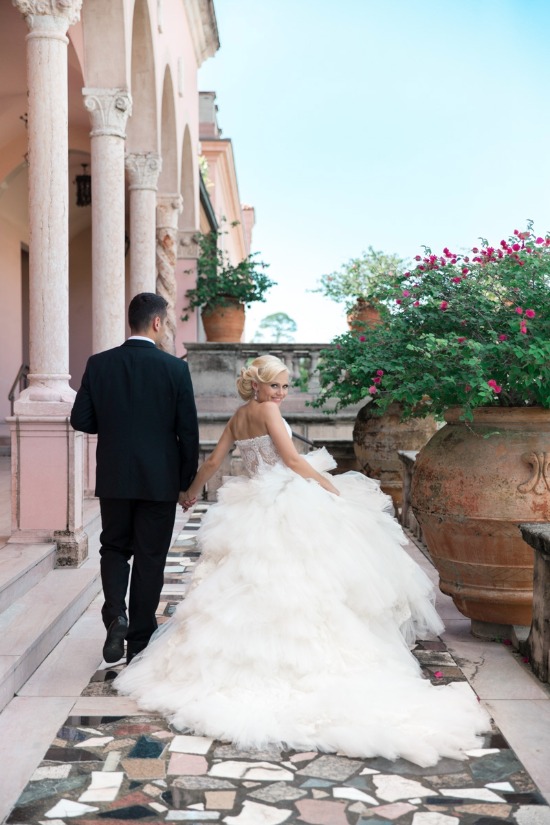 fairytale-pink-and-gold-wedding