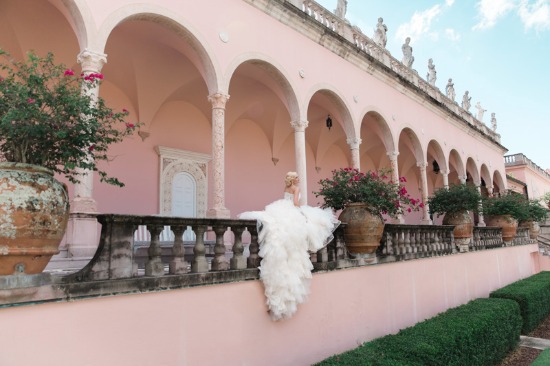 fairytale-pink-and-gold-wedding