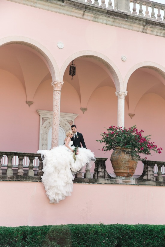 fairytale-pink-and-gold-wedding