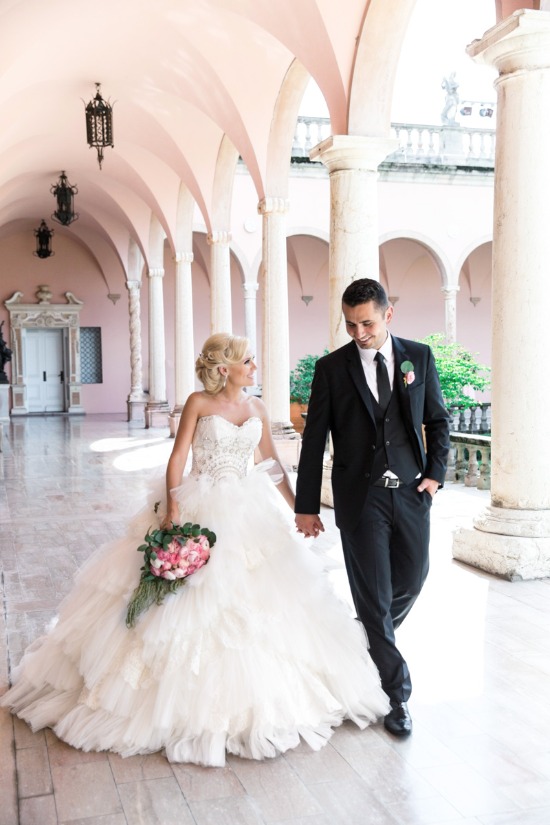 fairytale-pink-and-gold-wedding