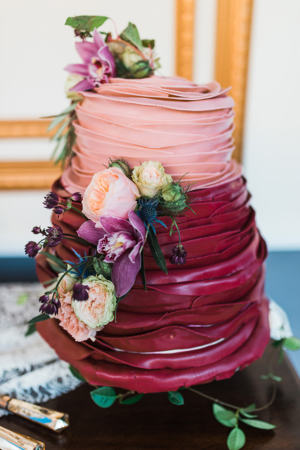 pink and red ruffle cake @weddingchicks