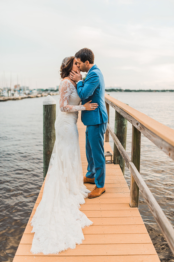 a kiss on the docks @weddingchicks