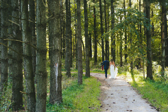 lodge-wedding-in-fall