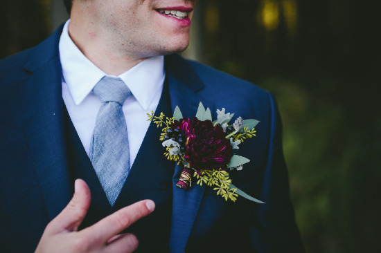 lodge-wedding-in-fall