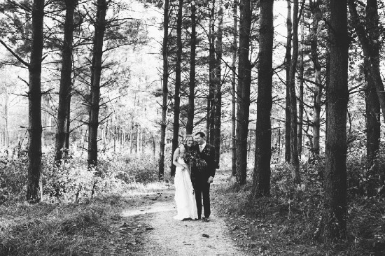 lodge-wedding-in-fall