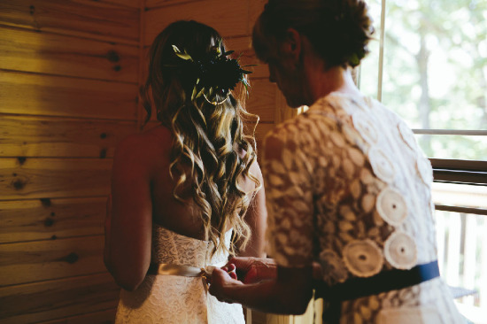 lodge-wedding-in-fall