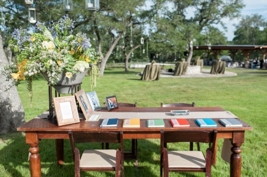 ocean-blue-and-yellow-springtime-wedding