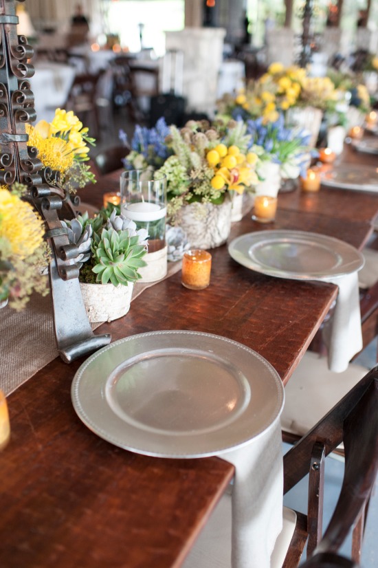 ocean-blue-and-yellow-springtime-wedding