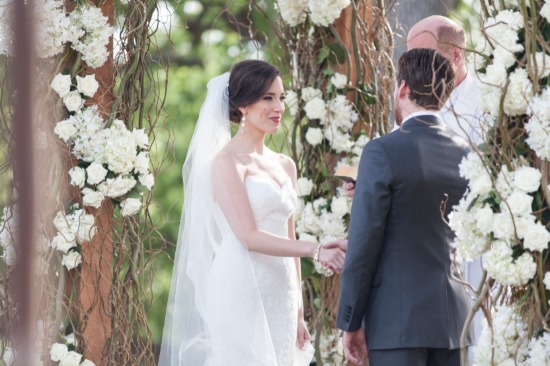 ocean-blue-and-yellow-springtime-wedding