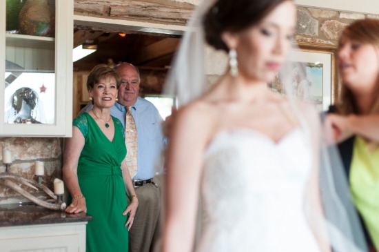ocean-blue-and-yellow-springtime-wedding