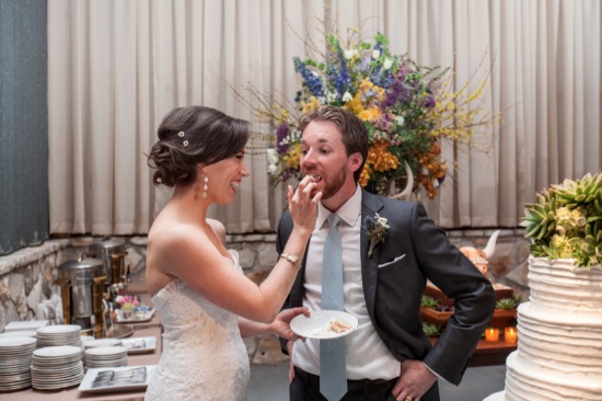 ocean-blue-and-yellow-springtime-wedding